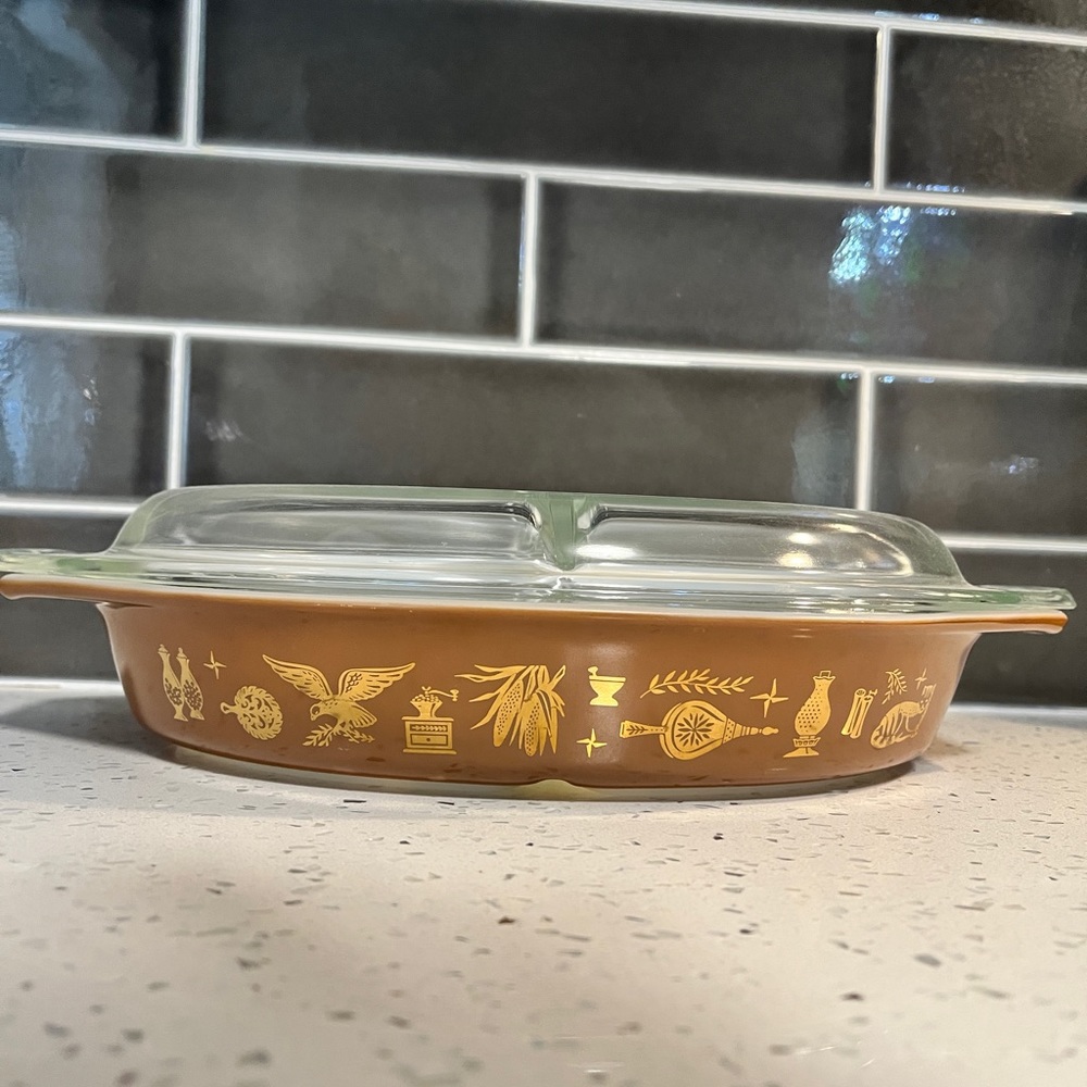 Vintage Pyrex Early American, gold and brown, divided casserole with lid - EUC!